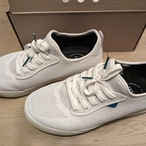 Vessi Weekend Sneaker Womans 7